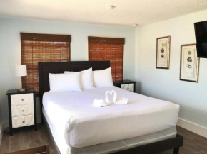 MoJoe's Villa 8 - Steps from the Beach, Fort Myers Beach
